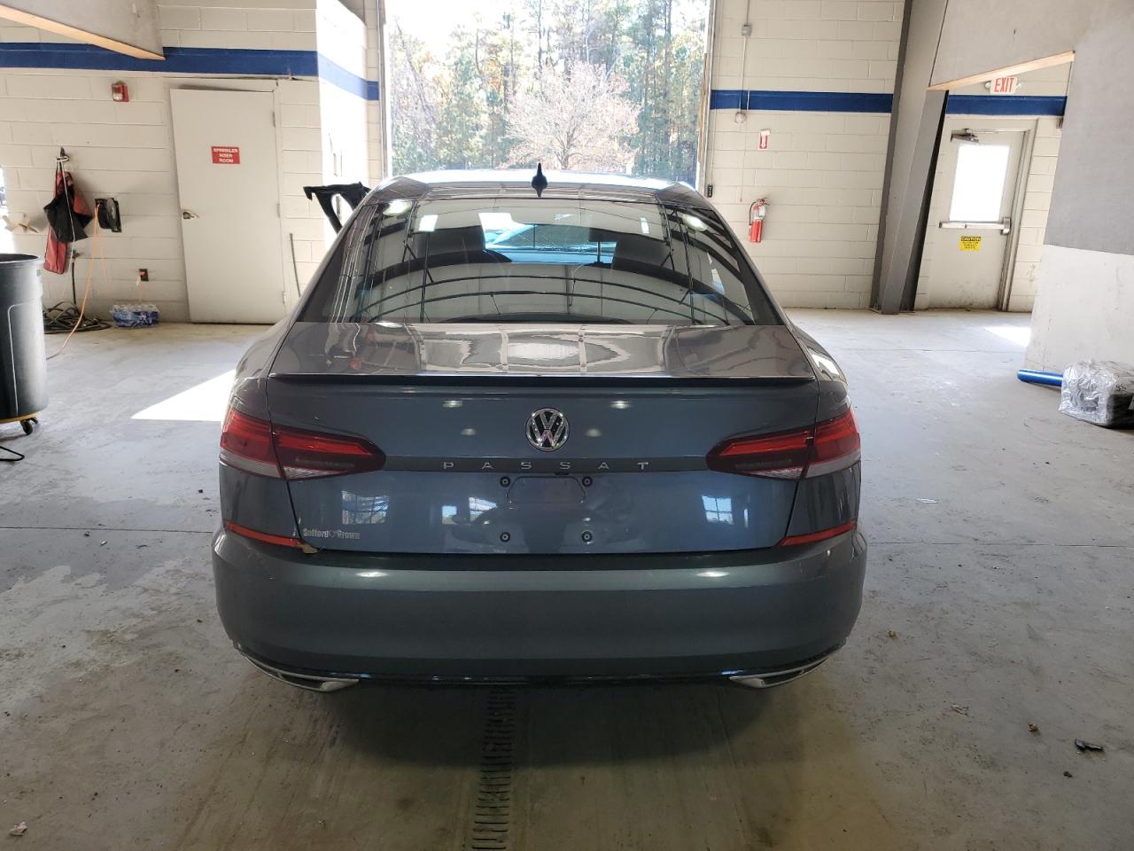 VOLKSWAGEN PASSAT R-LINE