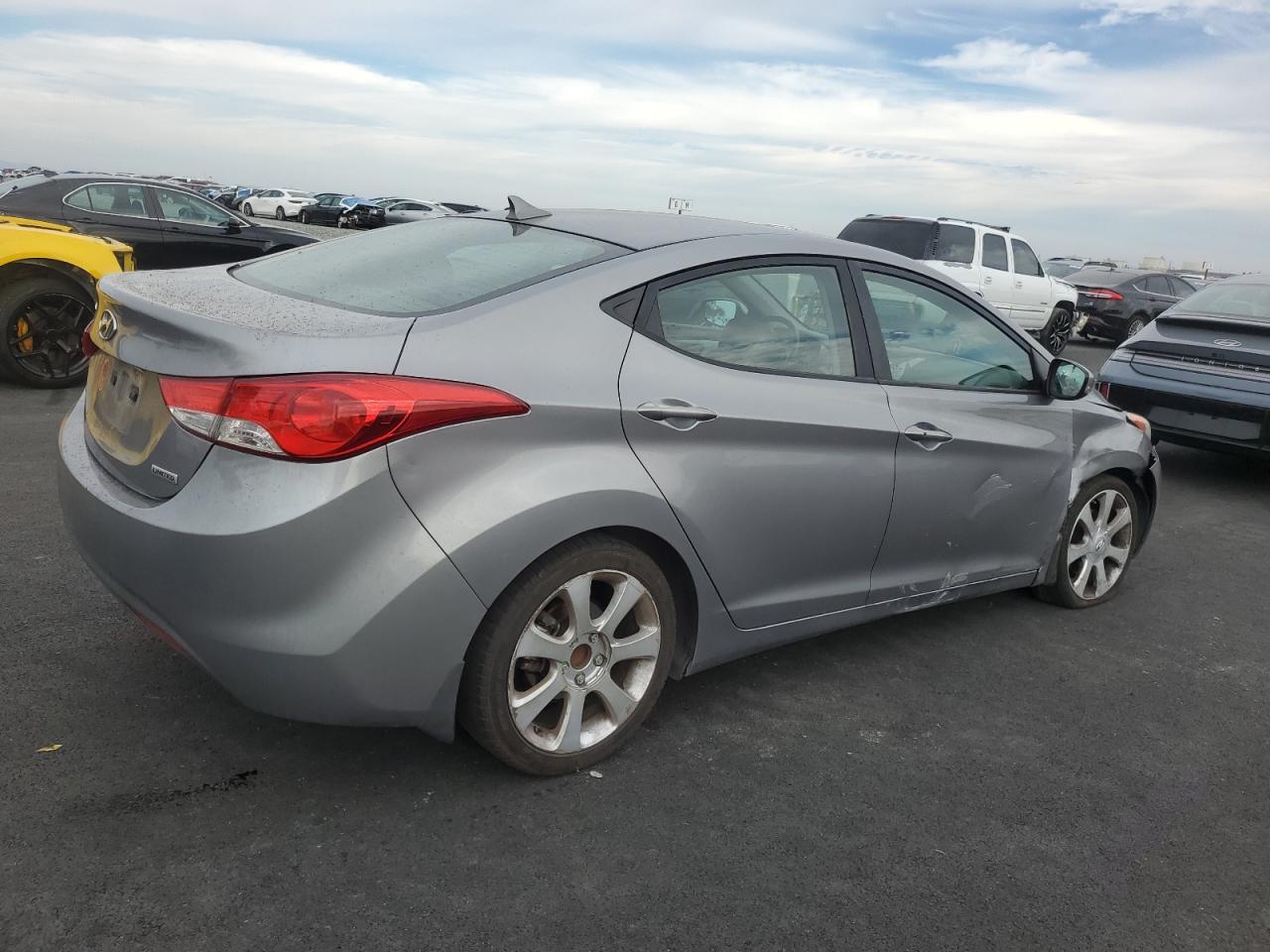 Lot #3302687065 2013 HYUNDAI ELANTRA GL