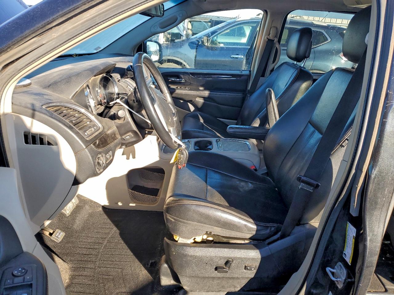 CHRYSLER TOWN & COUNTRY TOURING L