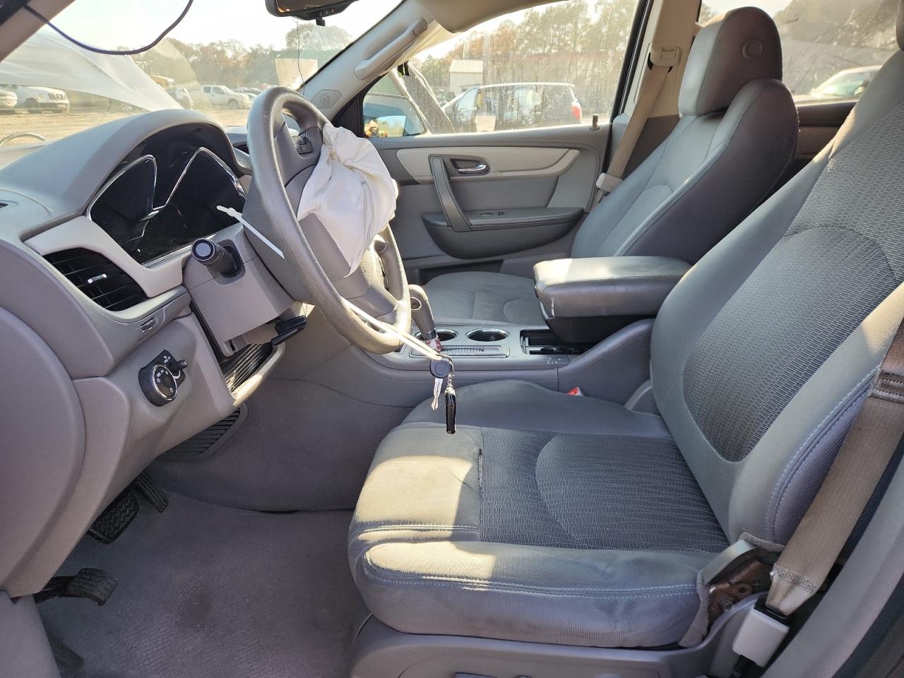 CHEVROLET TRAVERSE LS