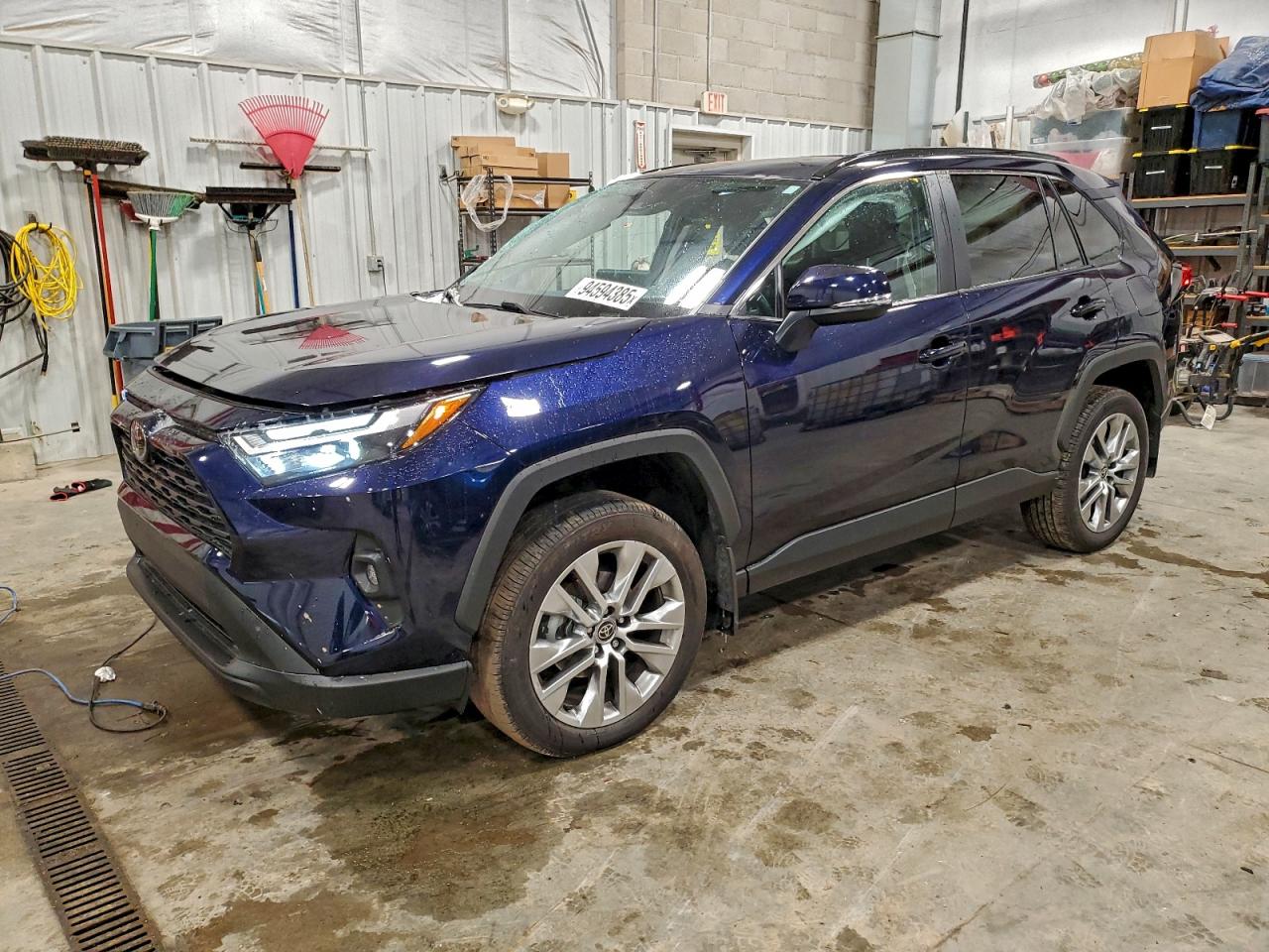 TOYOTA RAV4 XLE PREMIUM