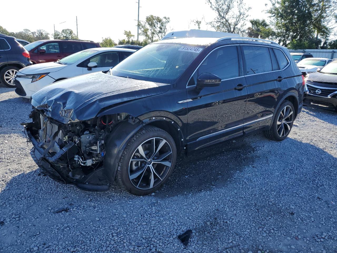 VOLKSWAGEN TIGUAN SEL R-LINE BLACK