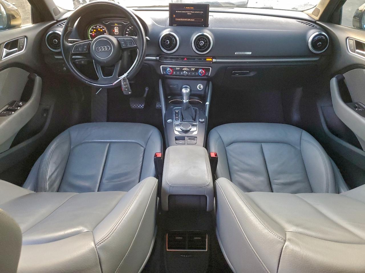 AUDI A3 E-TRON PREMIUM PLUS