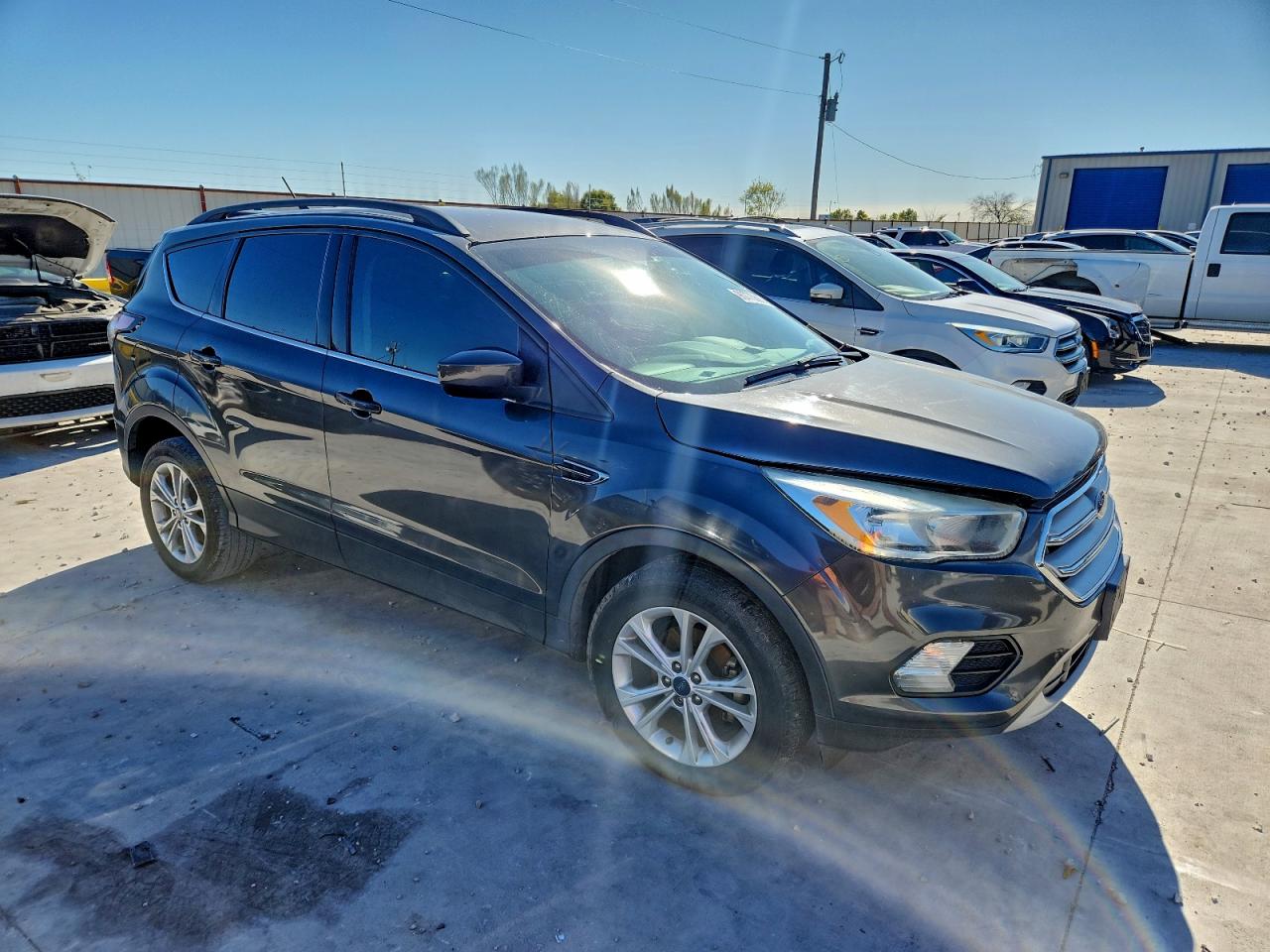 FORD ESCAPE SE