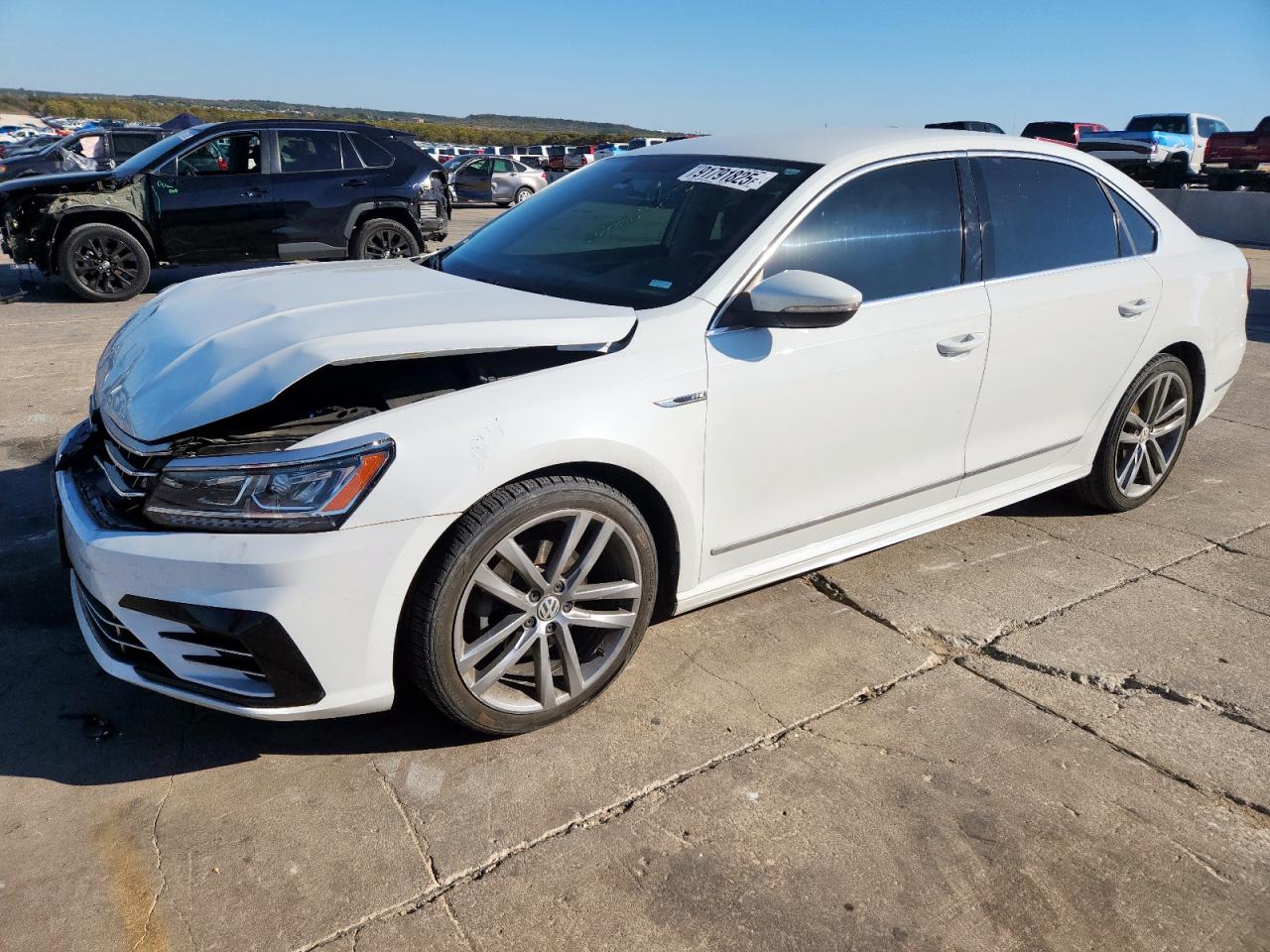 VOLKSWAGEN PASSAT R-LINE