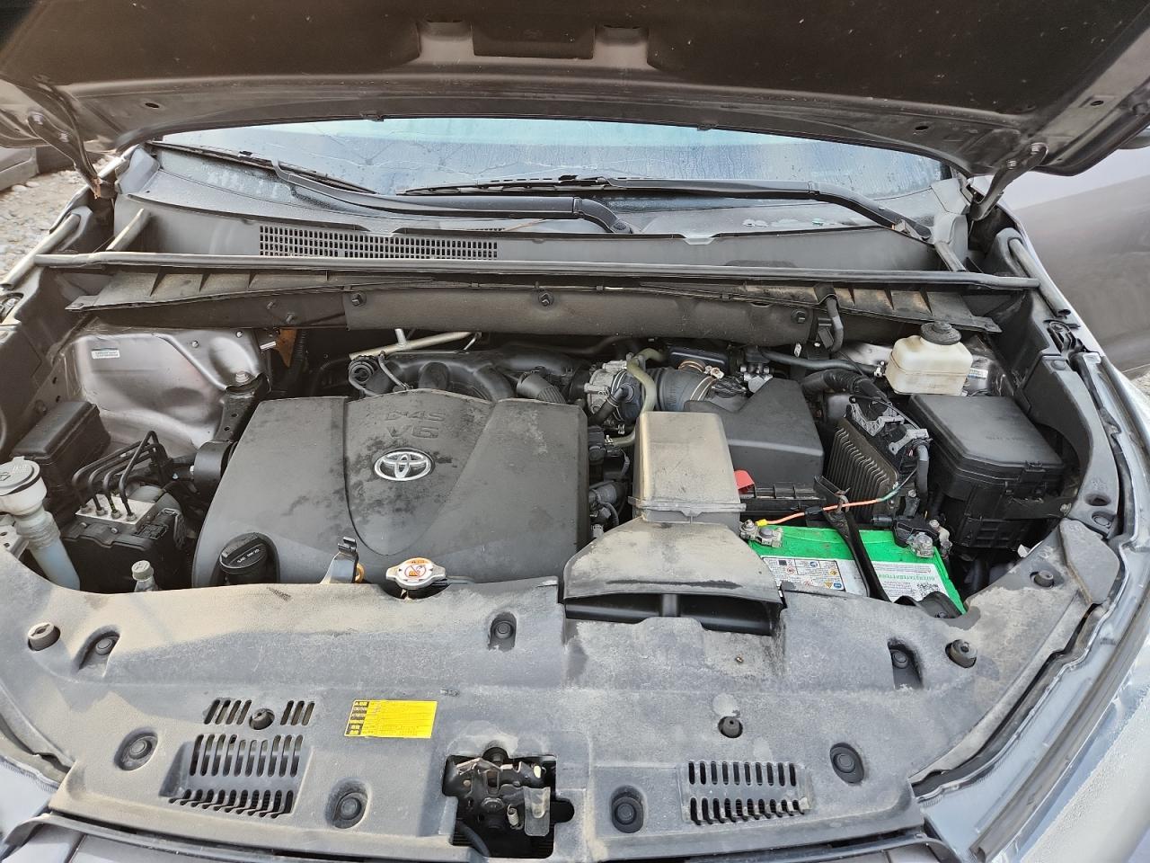 TOYOTA HIGHLANDER SE