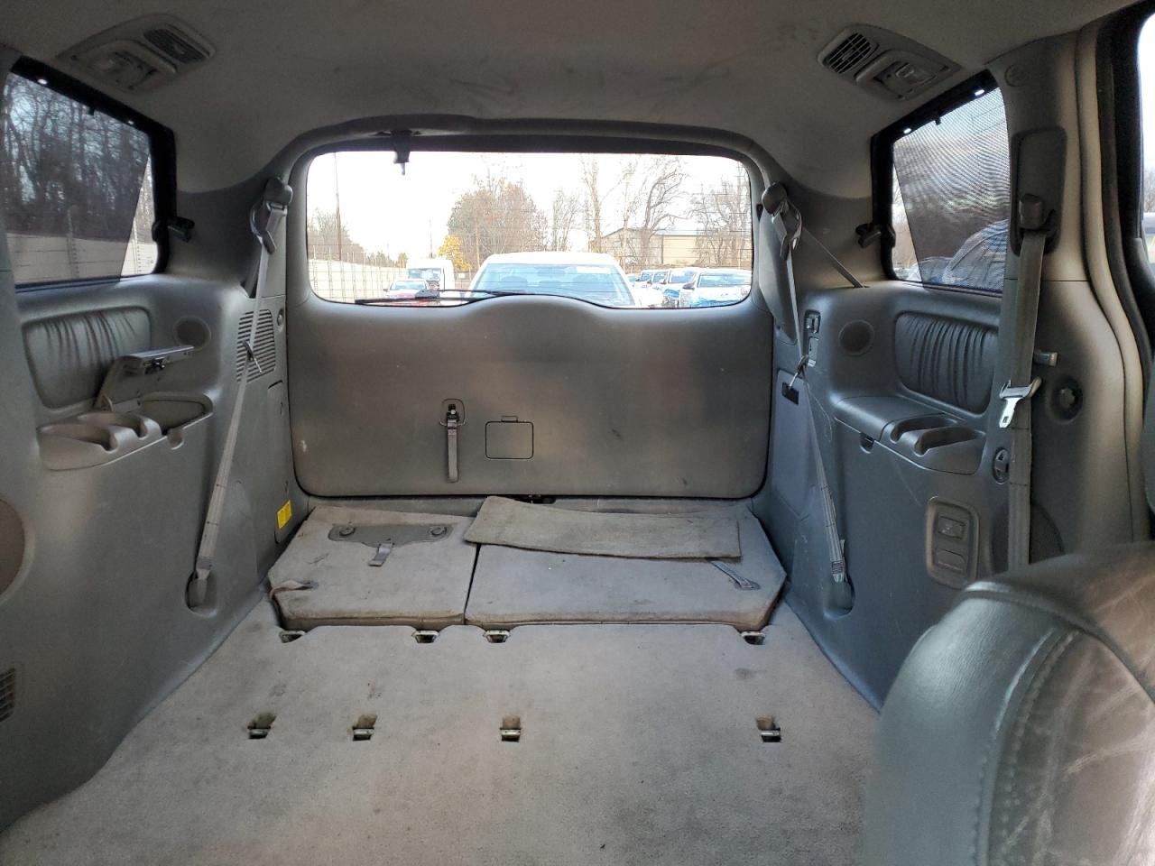 Lot #3311719238 2005 TOYOTA SIENNA XLE