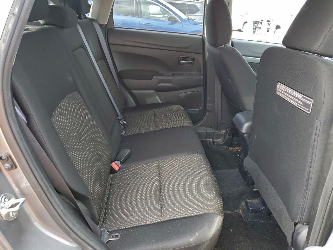 MITSUBISHI OUTLANDER ES