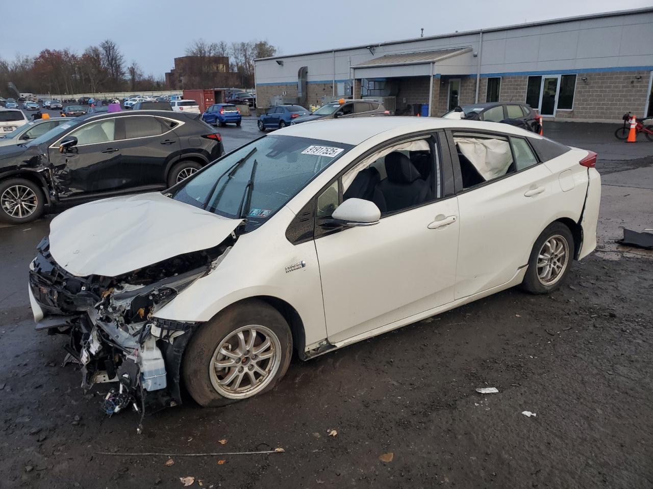 TOYOTA PRIUS PRIME LE