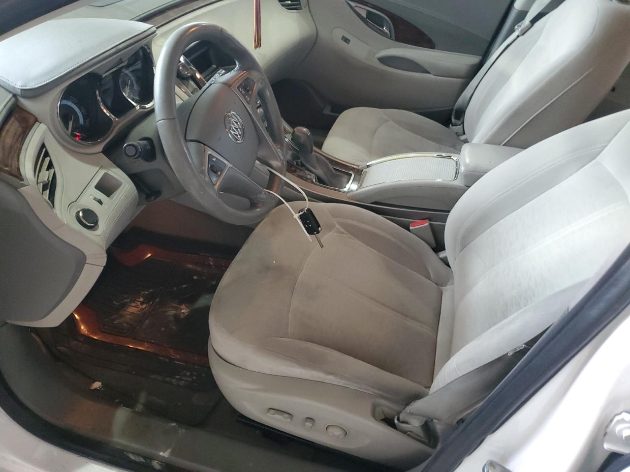 BUICK LACROSSE CONVENIENCE