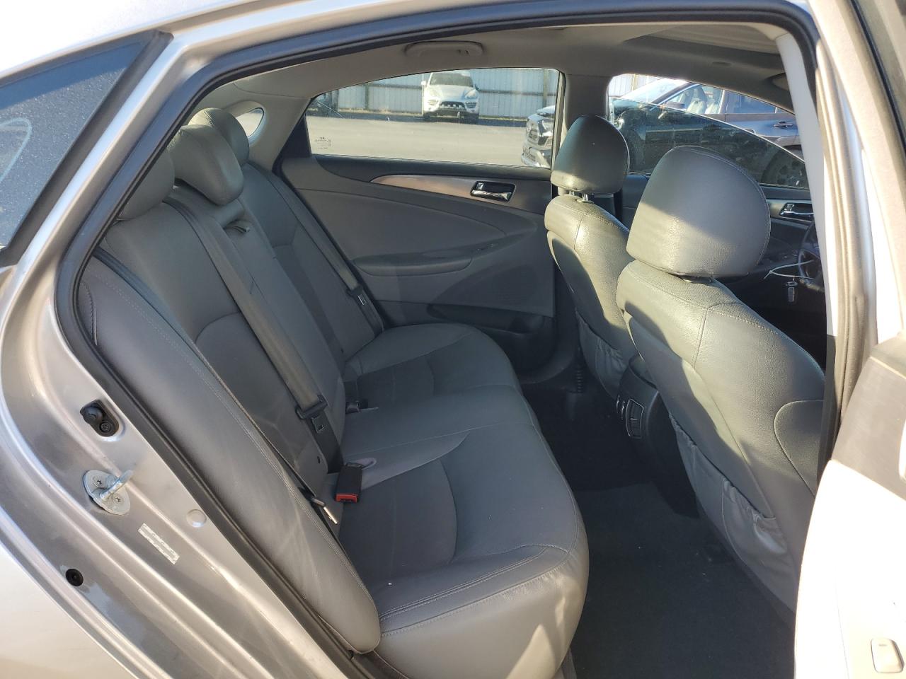 HYUNDAI SONATA HYBRID