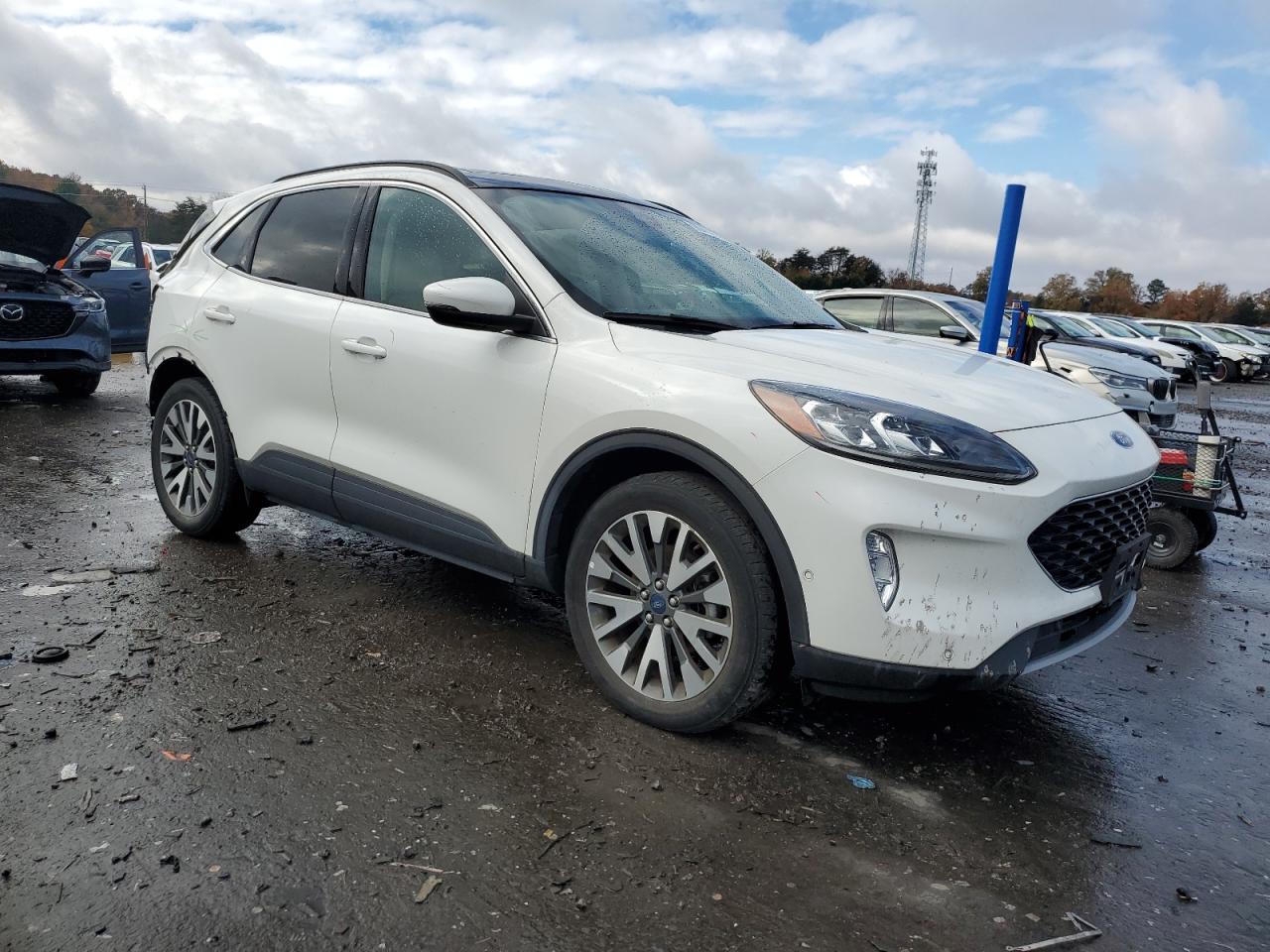 FORD ESCAPE TITANIUM