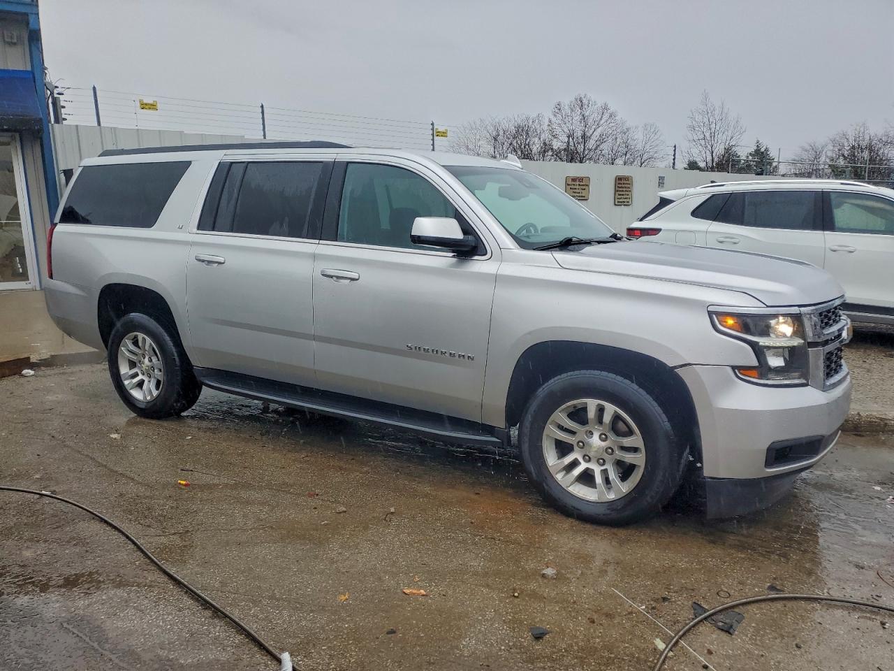 CHEVROLET SUBURBAN C1500 LT
