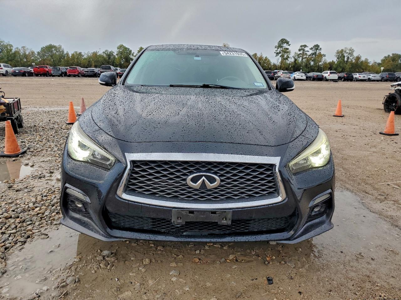 INFINITI Q50 LUXE