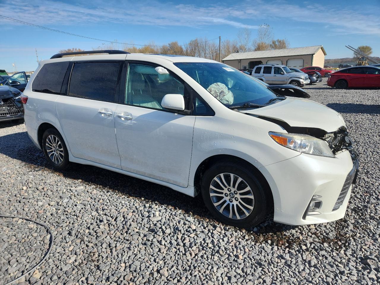 TOYOTA SIENNA XLE