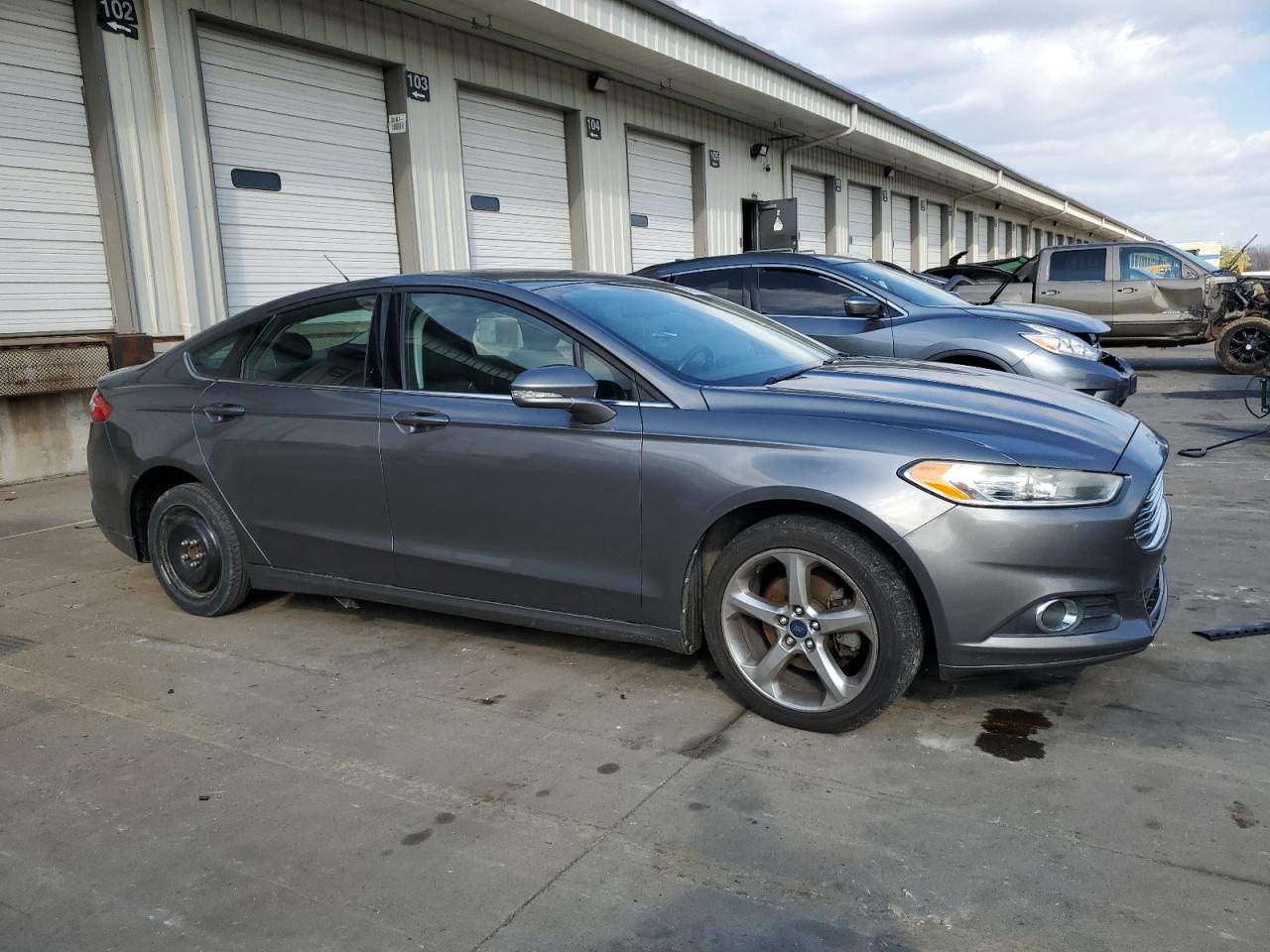 FORD FUSION SE