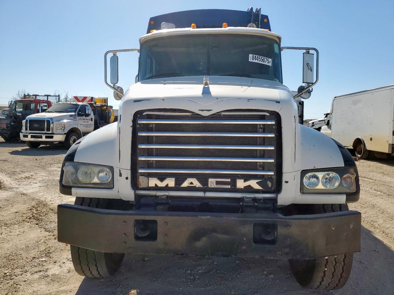 Lot #3316755430 2012 MACK 700 GU700
