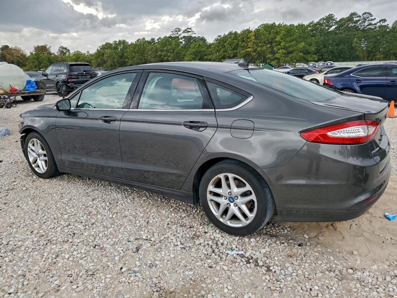 FORD FUSION SE