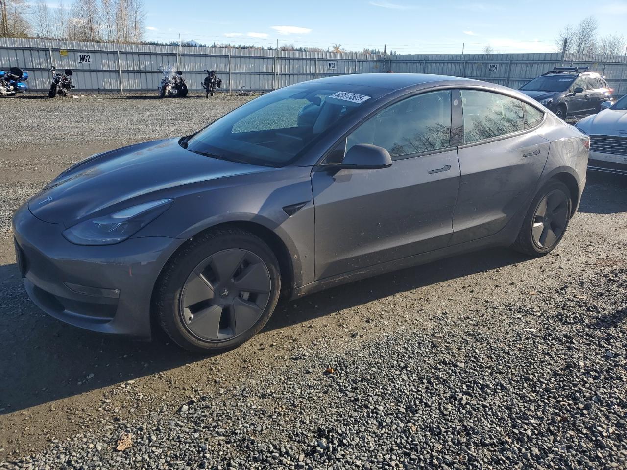 TESLA MODEL 3