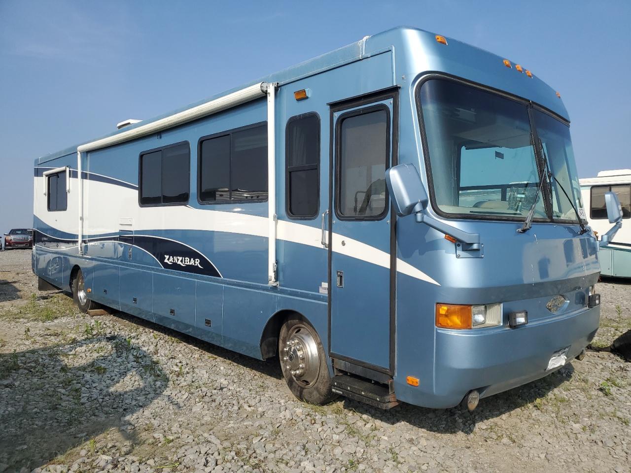 Lot #3283903352 2000 SAFARI MOTORHOME