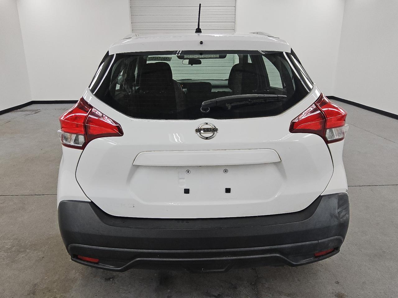NISSAN KICKS S