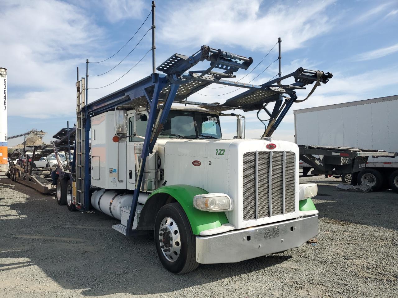 Lot #3285571288 2015 PETERBILT 389