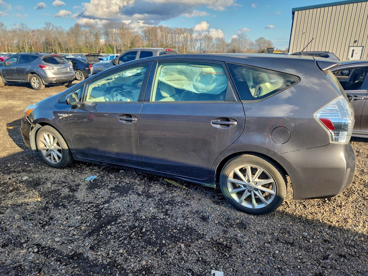 Lot #3309194636 2013 TOYOTA PRIUS V