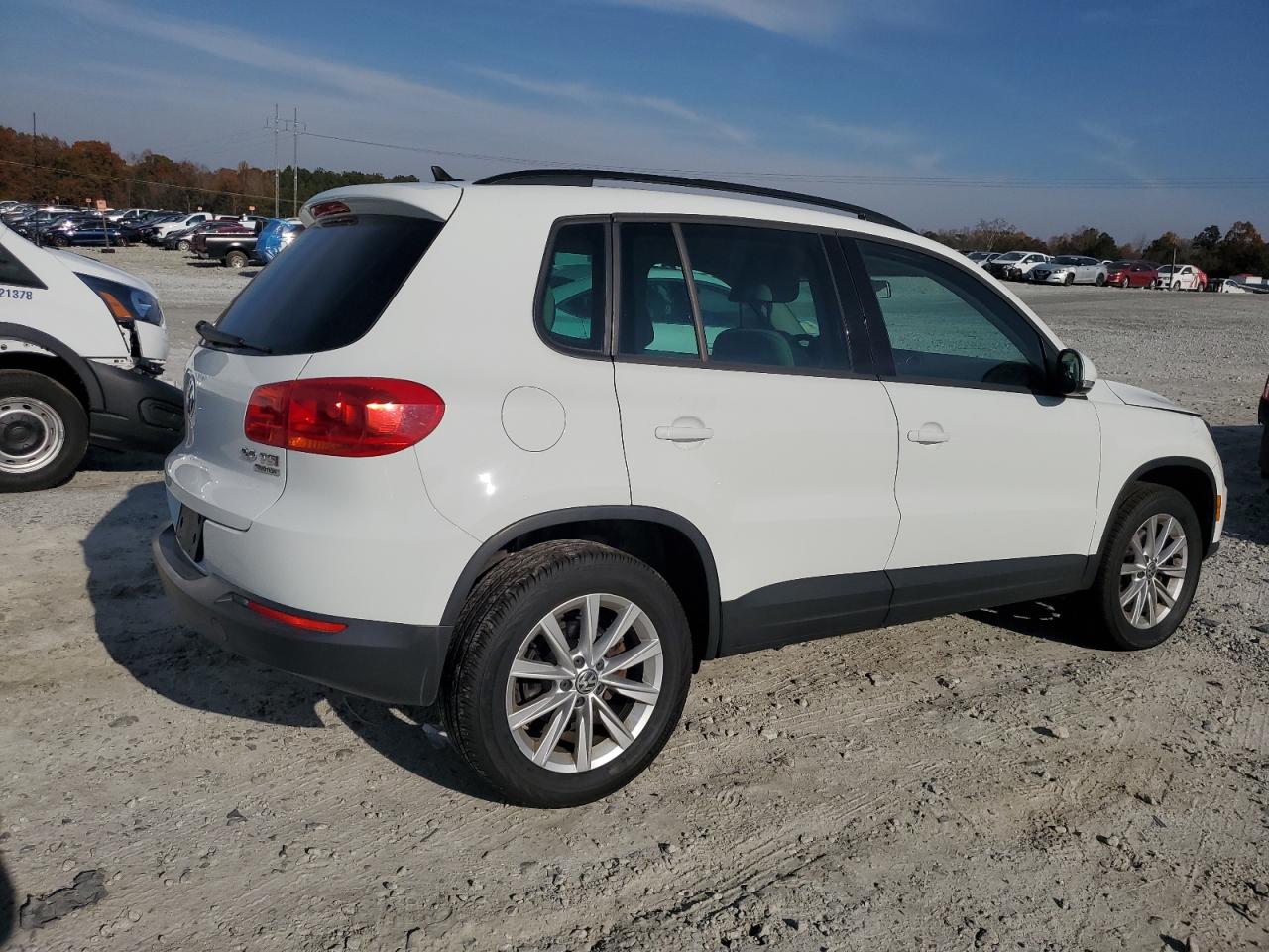 VOLKSWAGEN TIGUAN S