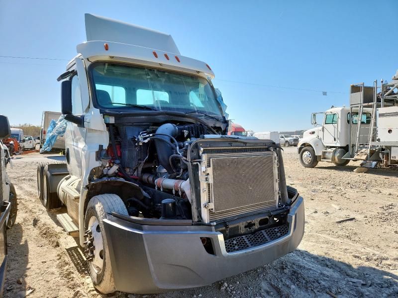 Global Auto Auctions: 2021 FREIGHTLINER CASCADIA 1