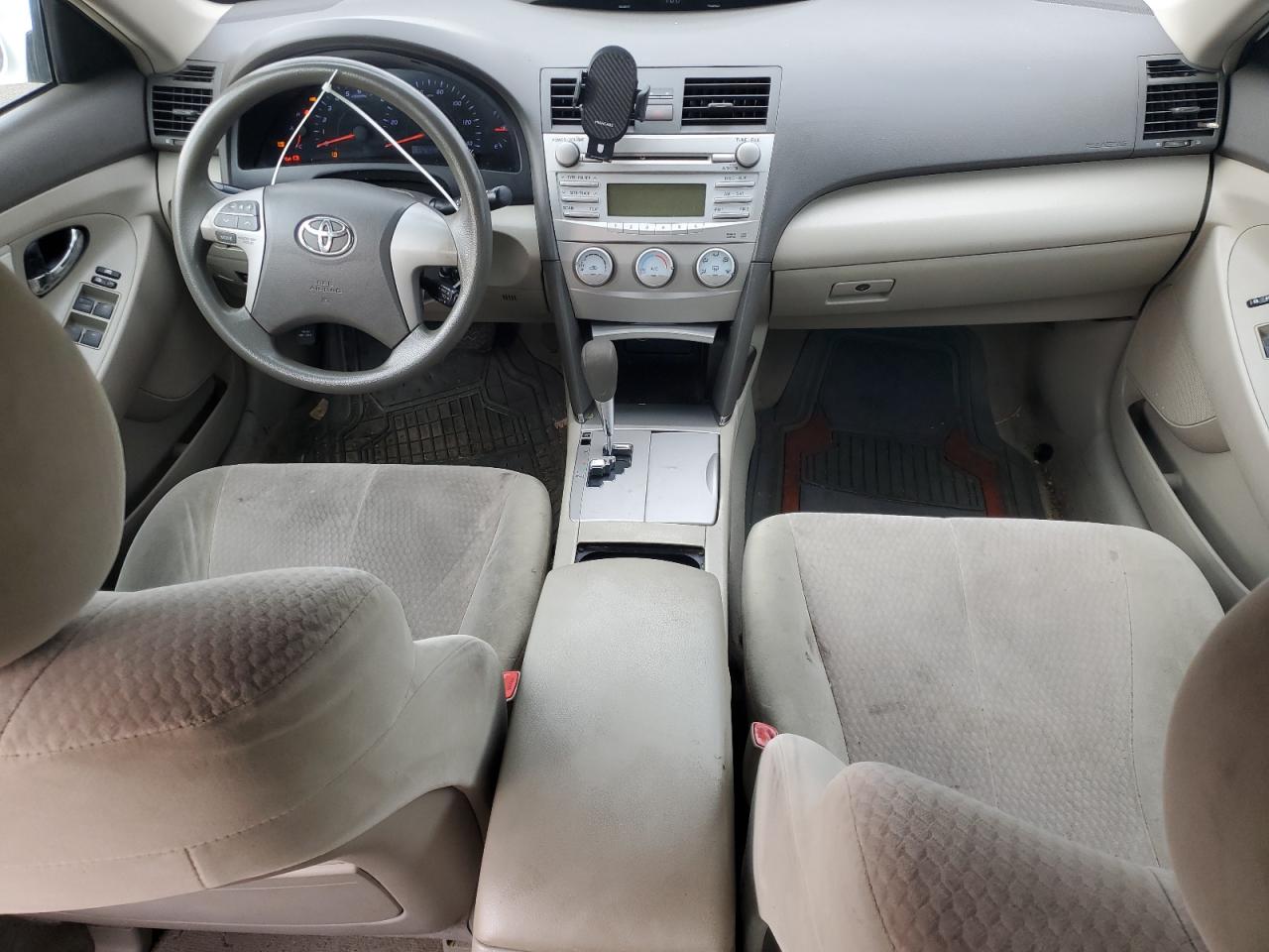 TOYOTA CAMRY BASE
