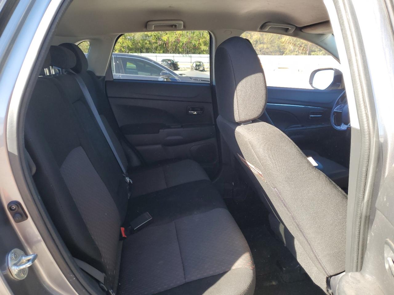 MITSUBISHI OUTLANDER ES