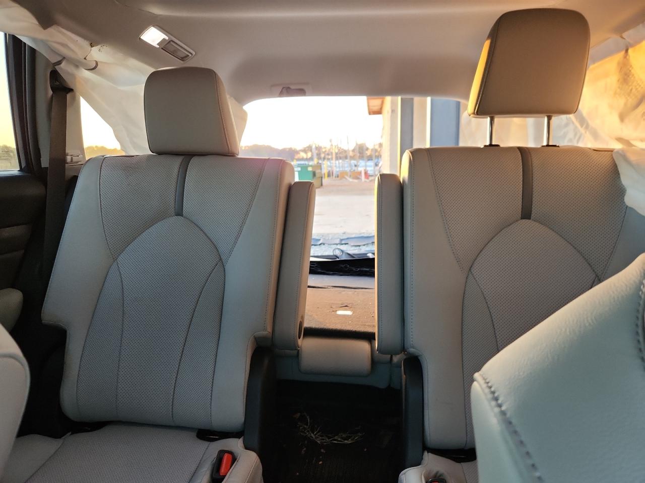 TOYOTA HIGHLANDER LE