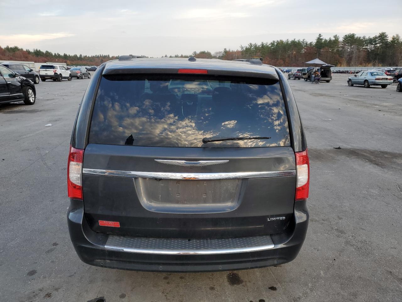 CHRYSLER TOWN & COUNTRY LIMITED