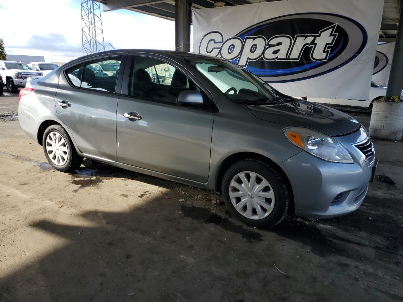 NISSAN VERSA S