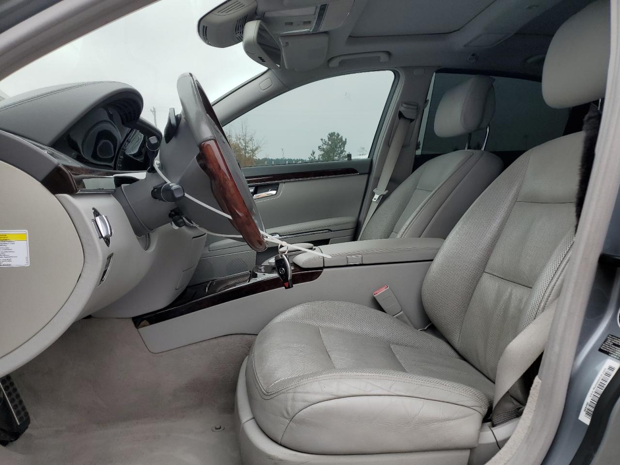 MERCEDES-BENZ S-CLASS 550