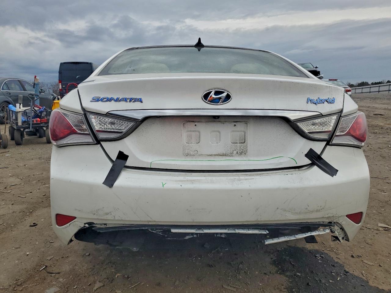 HYUNDAI SONATA HYBRID