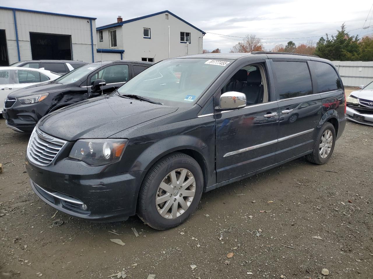CHRYSLER TOWN & COUNTRY TOURING L