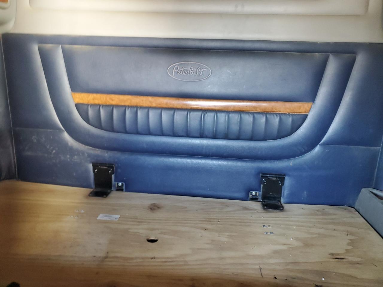 Lot #3290471794 2008 PETERBILT 389