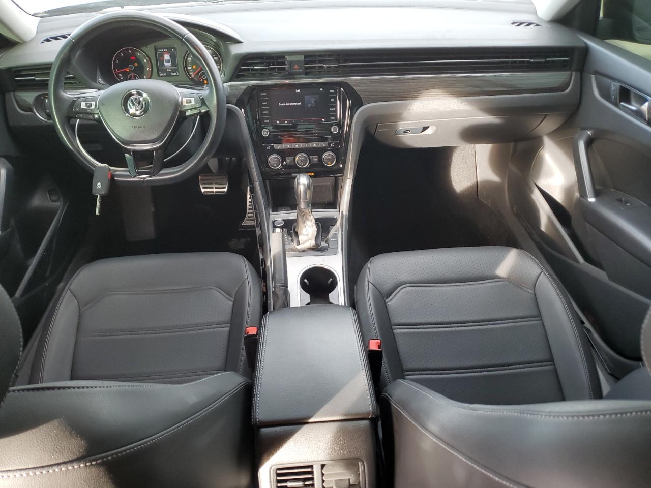 VOLKSWAGEN PASSAT R-LINE