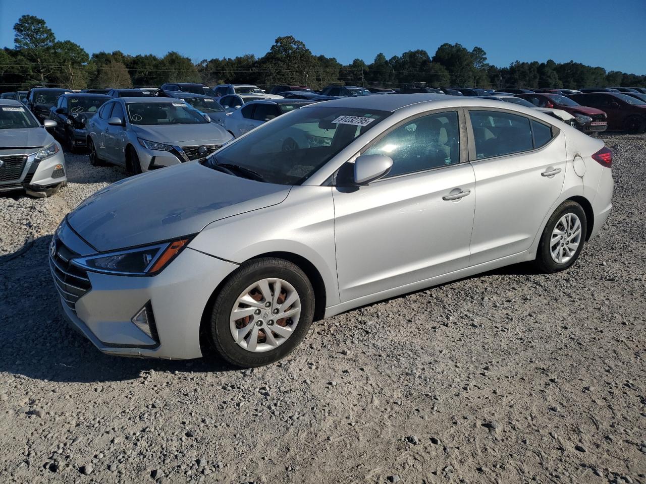 HYUNDAI ELANTRA SE