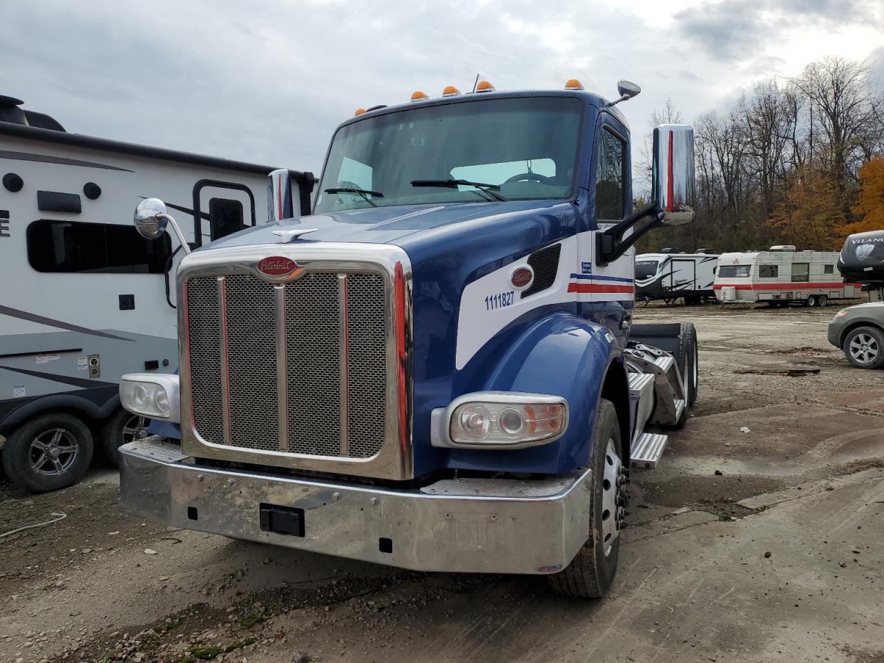 Lot #3284431429 2016 PETERBILT TRACTOR 567