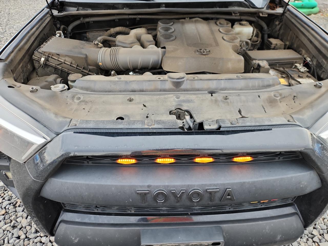 TOYOTA 4RUNNER SR5 PREMIUM