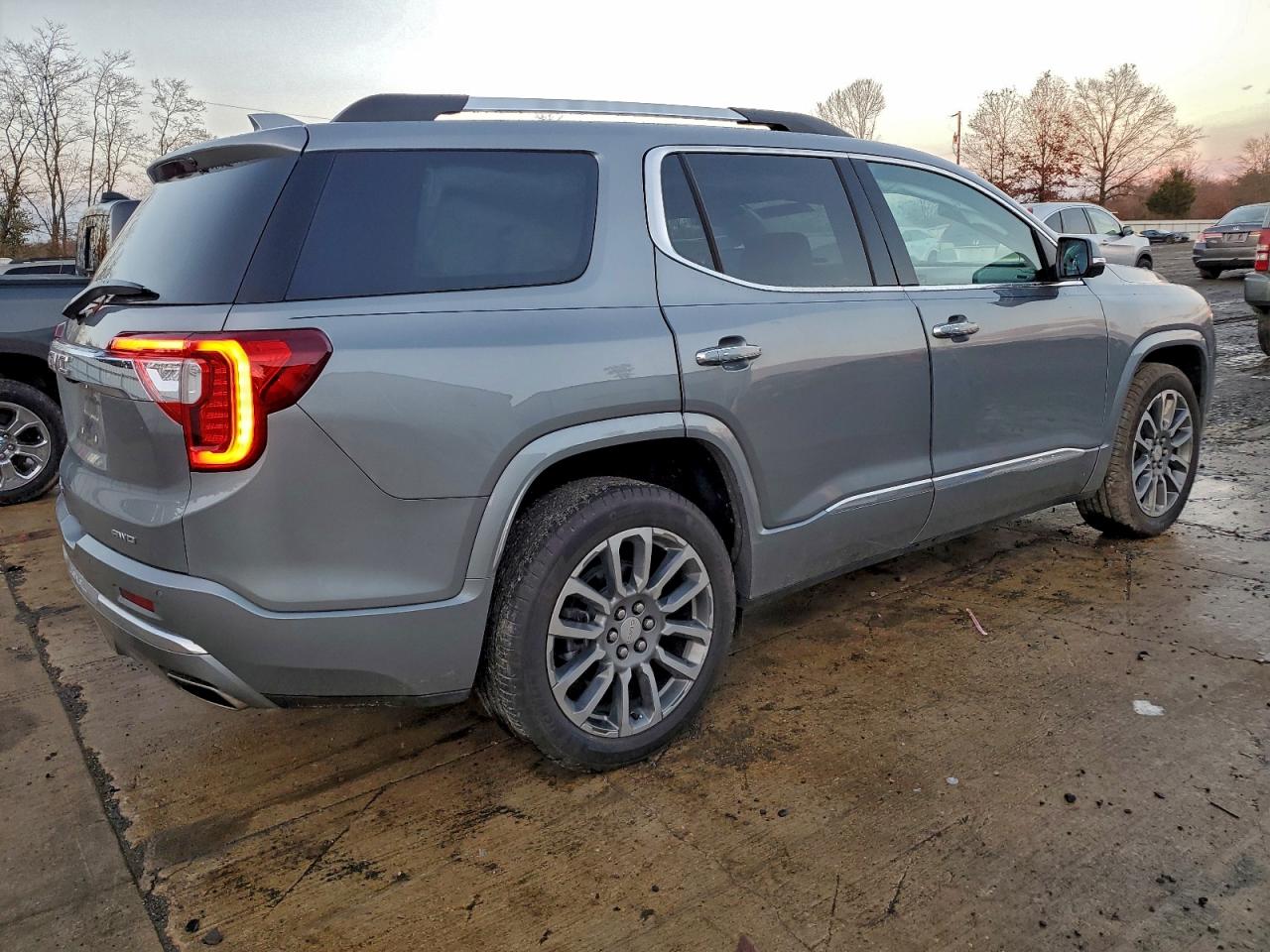 GMC ACADIA DENALI