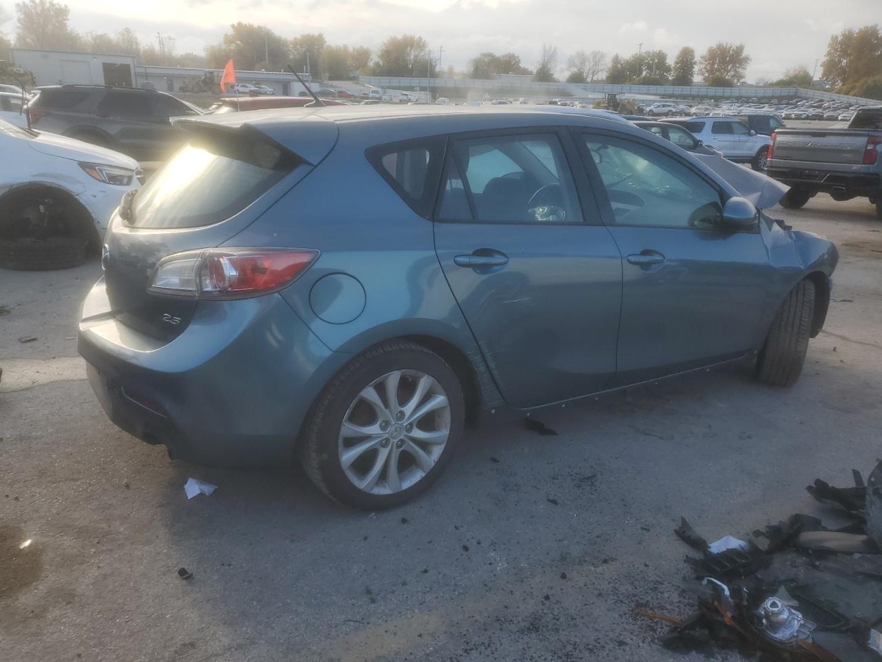 MAZDA 3 S