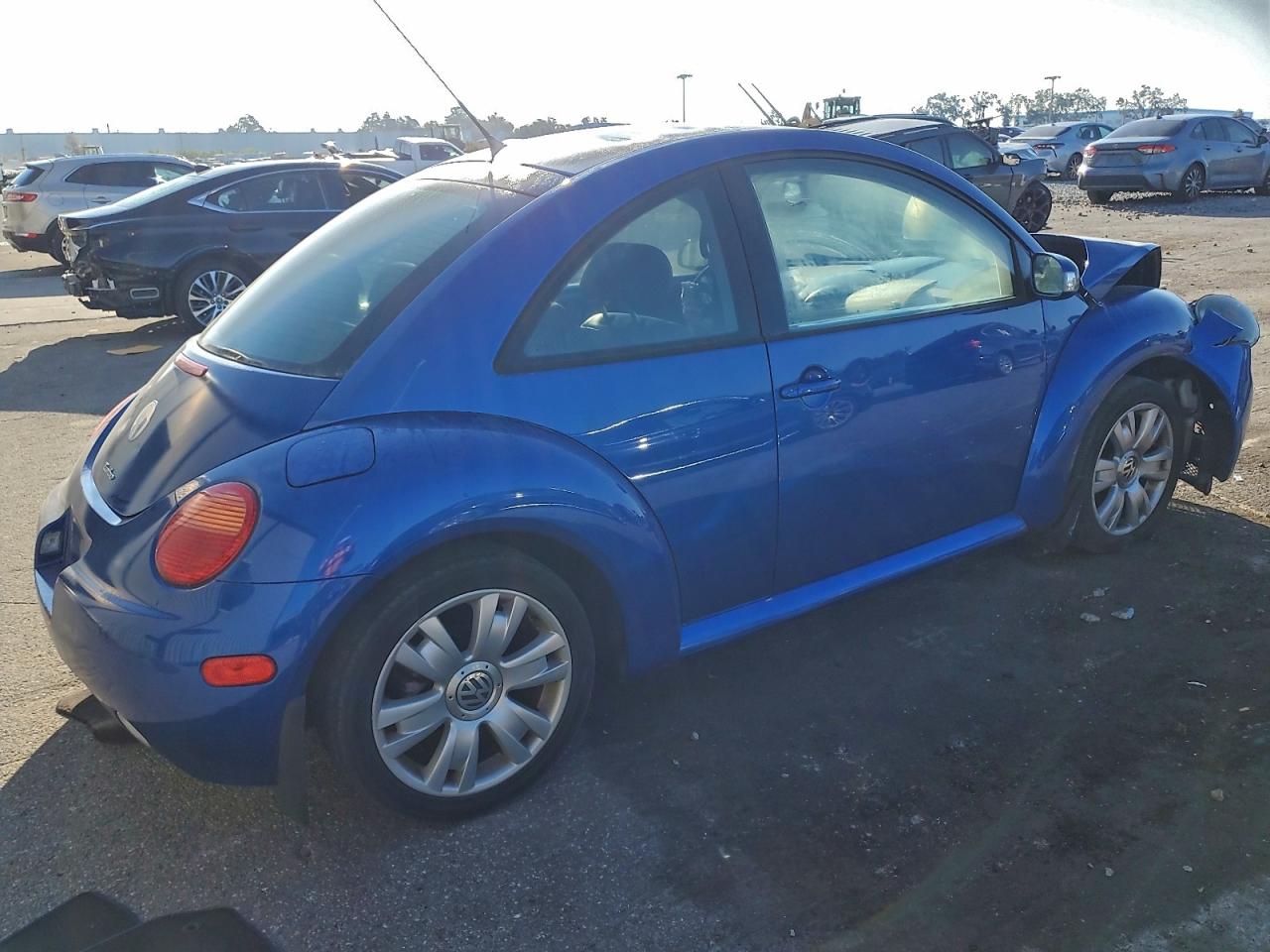 Lot #3301829348 2003 VOLKSWAGEN NEW BEETLE
