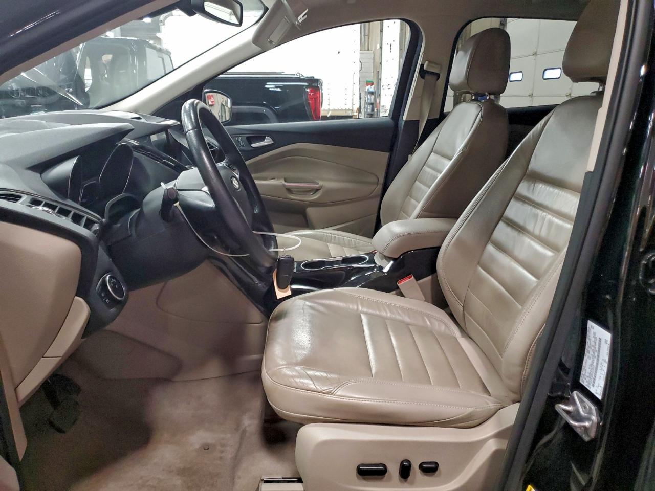 FORD ESCAPE TITANIUM