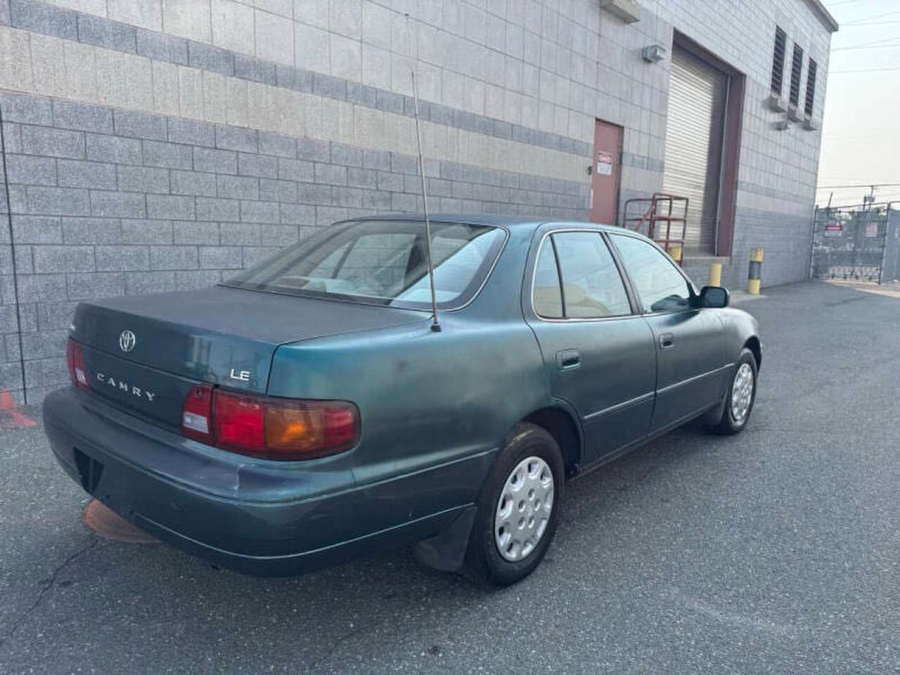 Lot #3286658295 1996 TOYOTA CAMRY DX