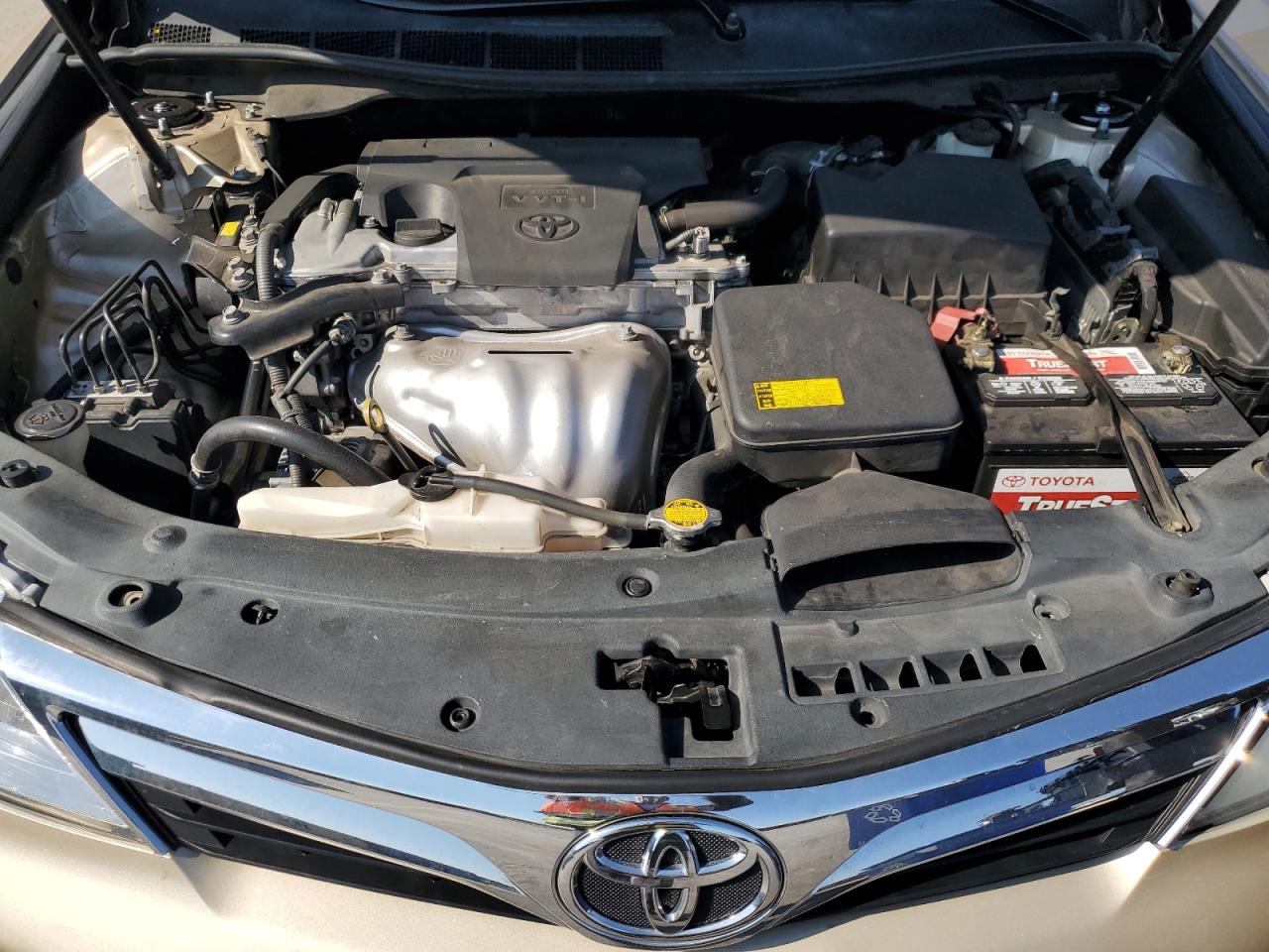 TOYOTA CAMRY BASE