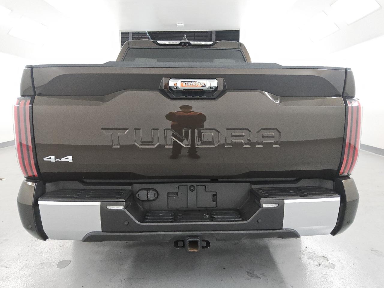 TOYOTA TUNDRA CREWMAX PLATINUM