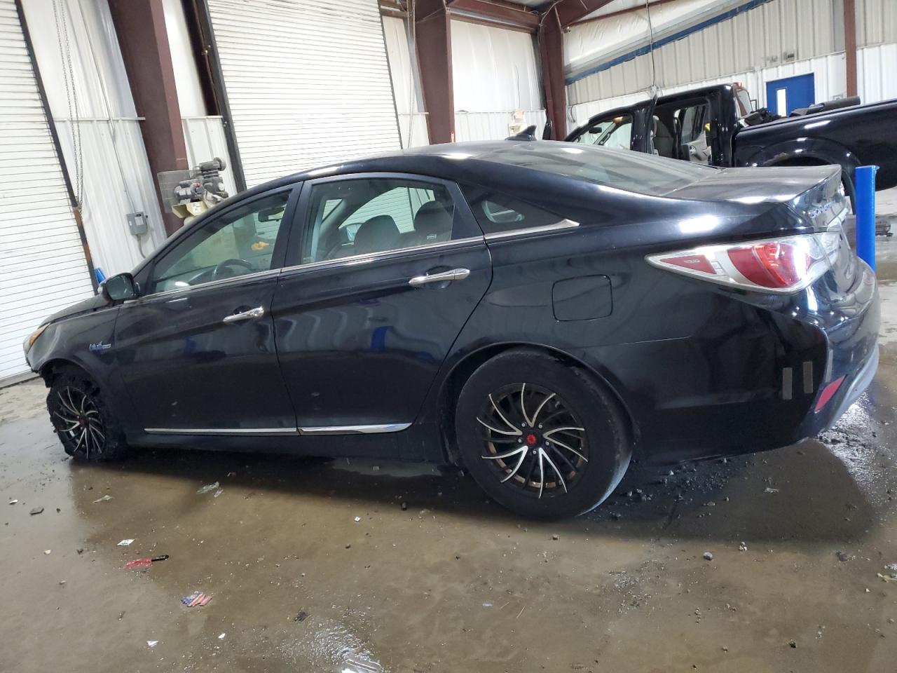 HYUNDAI SONATA HYBRID